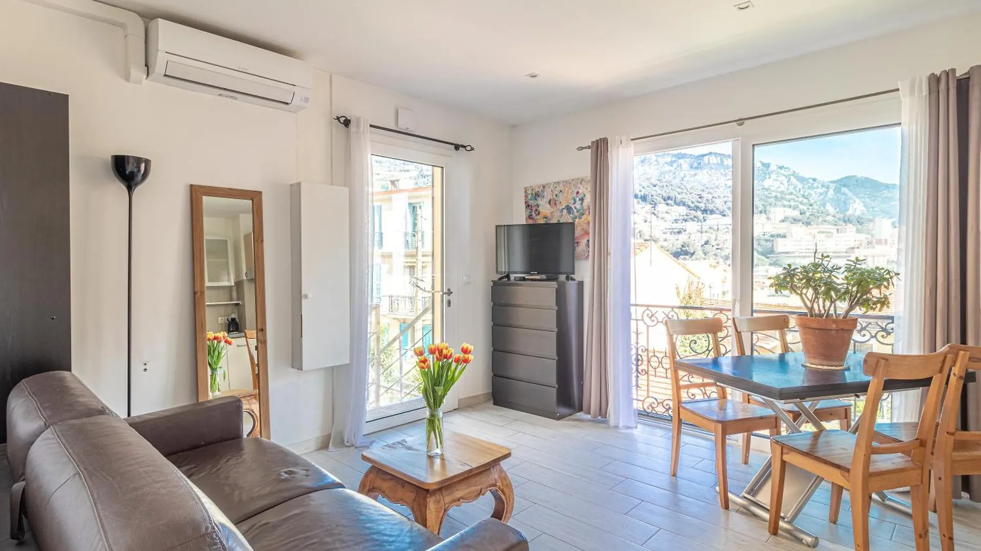 T2 Garden, Close To Amenities Mc Beausoleil Holiday home